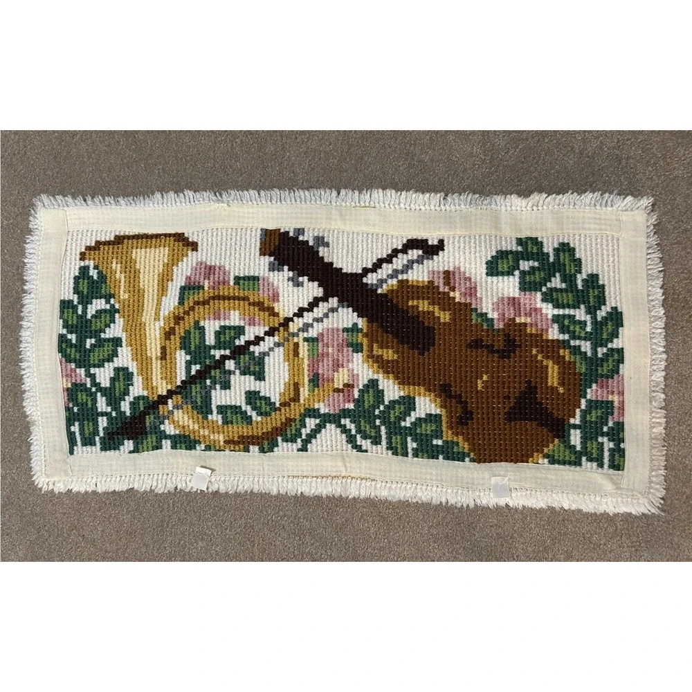 Vintage Latch Hook Rug for Wall or Floor Music Violin 16